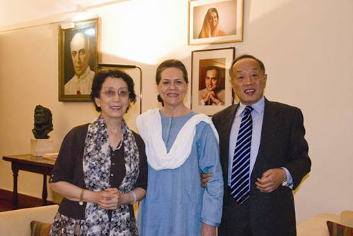Chairman Li Zhaoxing of the CAIFC meeting with the Chairman of the Indian National Congress Sonia Gandhi